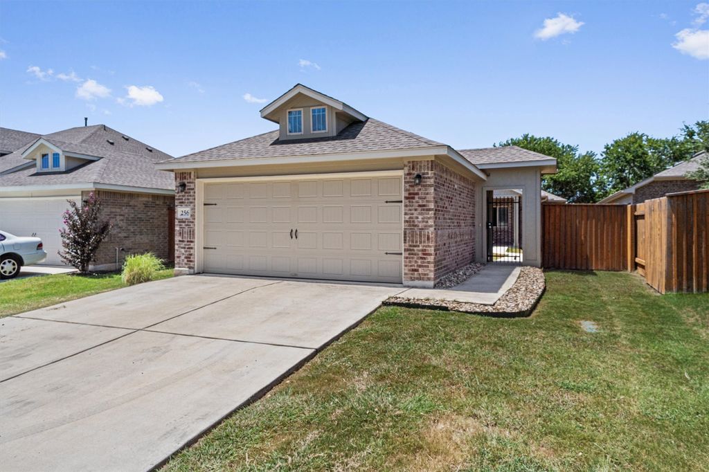 256 Pelican Bay Circle, Kyle