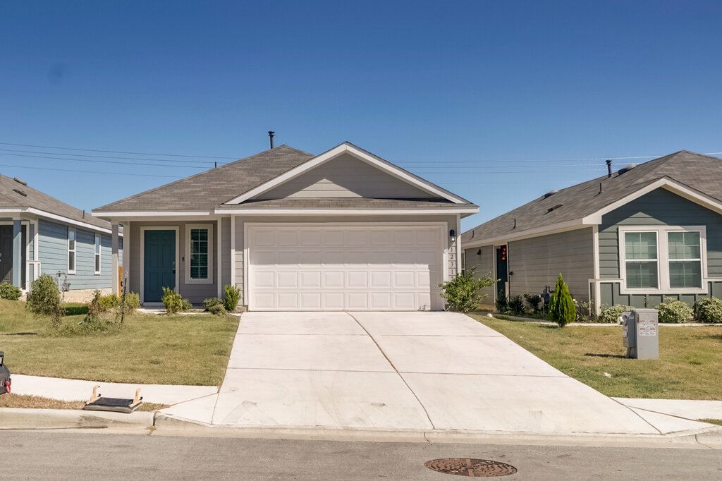 12317 Silversmith Lane, Mustang Ridge