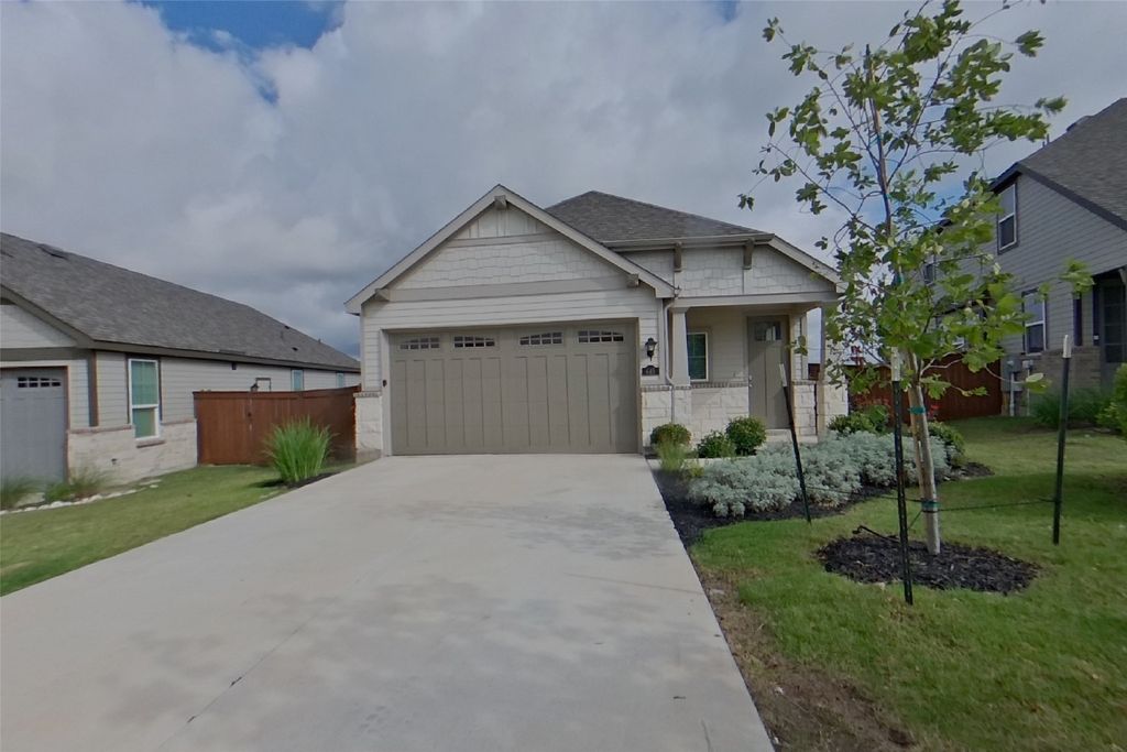 445 Raglands Road, Leander