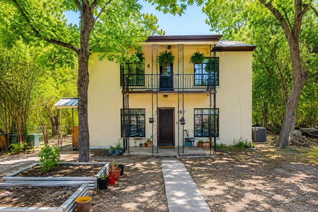 4001 Maplewood Avenue B, Austin