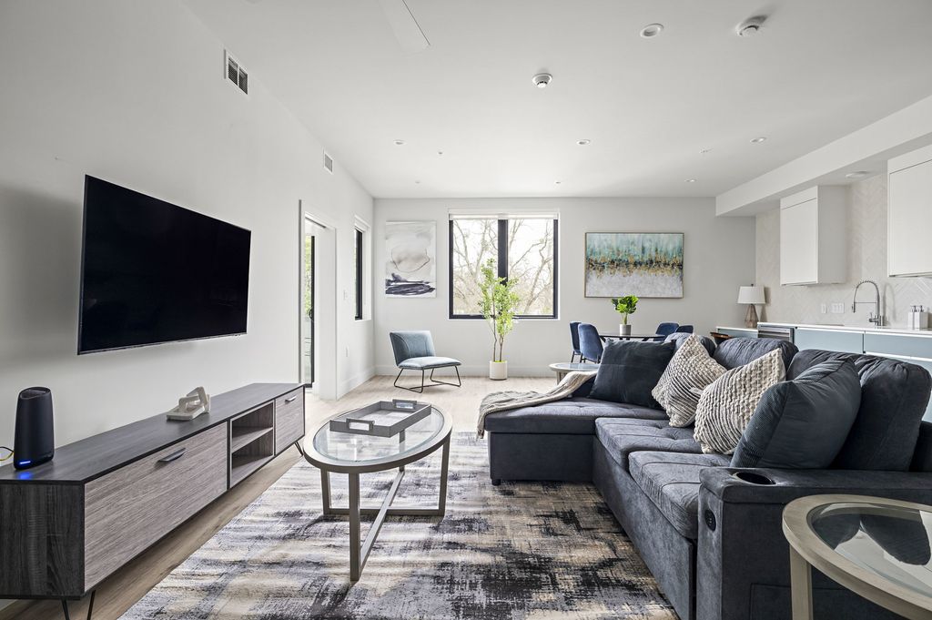5515 Humming Bird Lane 306, Austin
