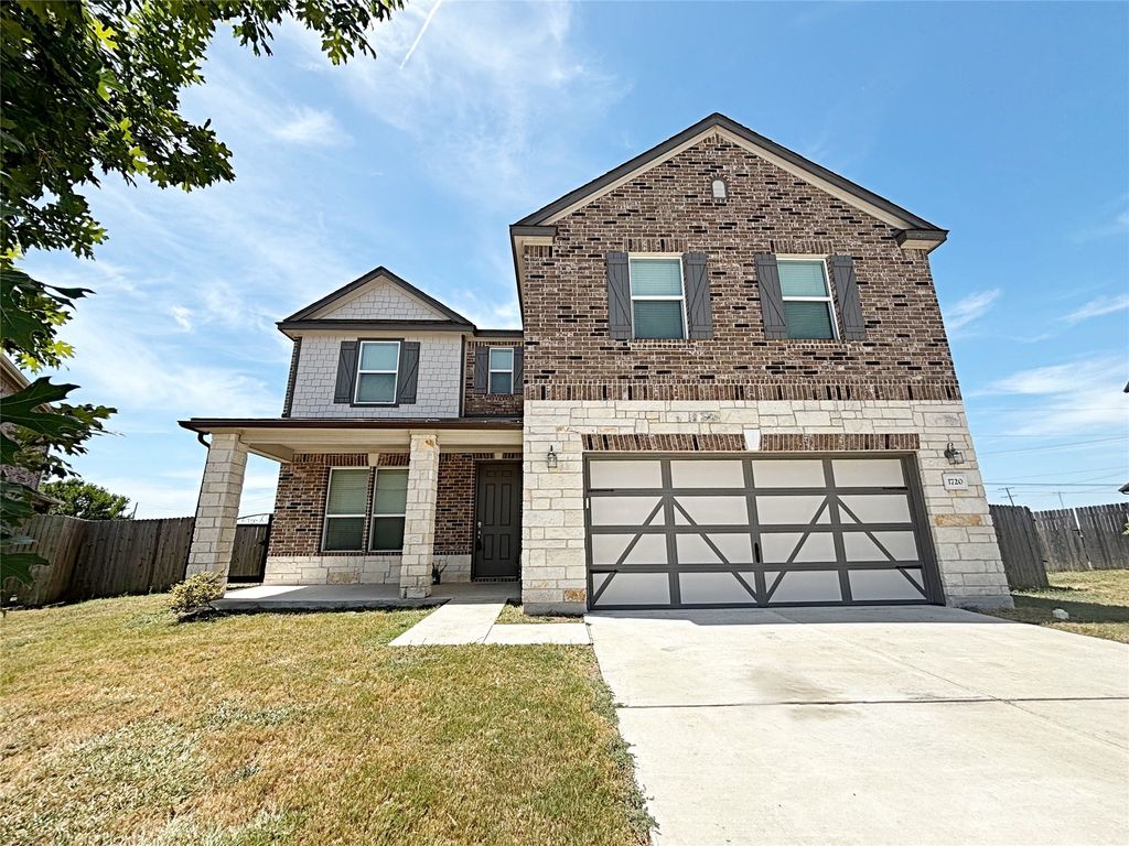 1720 Foxglove Circle, Lockhart