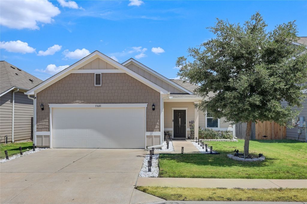 13601 Charles Abraham Way, Manor