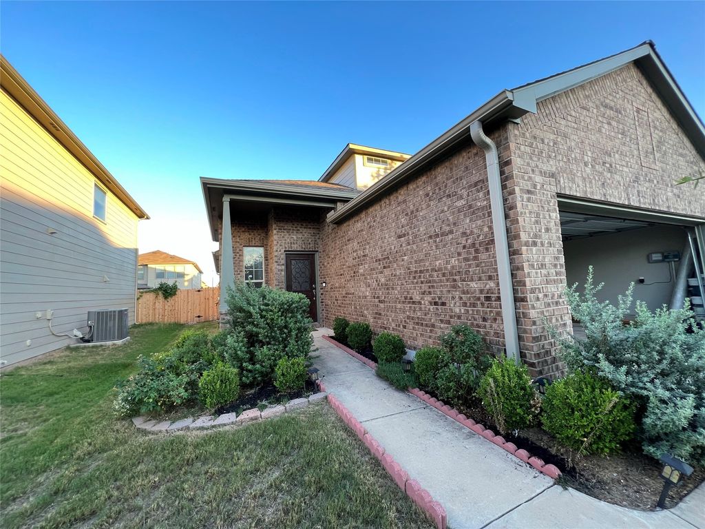 16017 Hawthorne Heights Trail, Austin