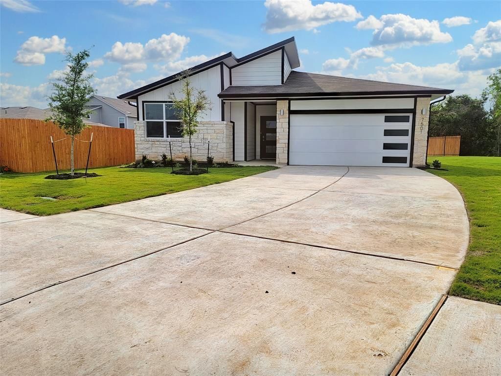 7501 Wheatgrass Path, Austin