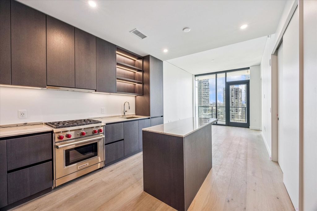 610 Davis Street 2009, Austin