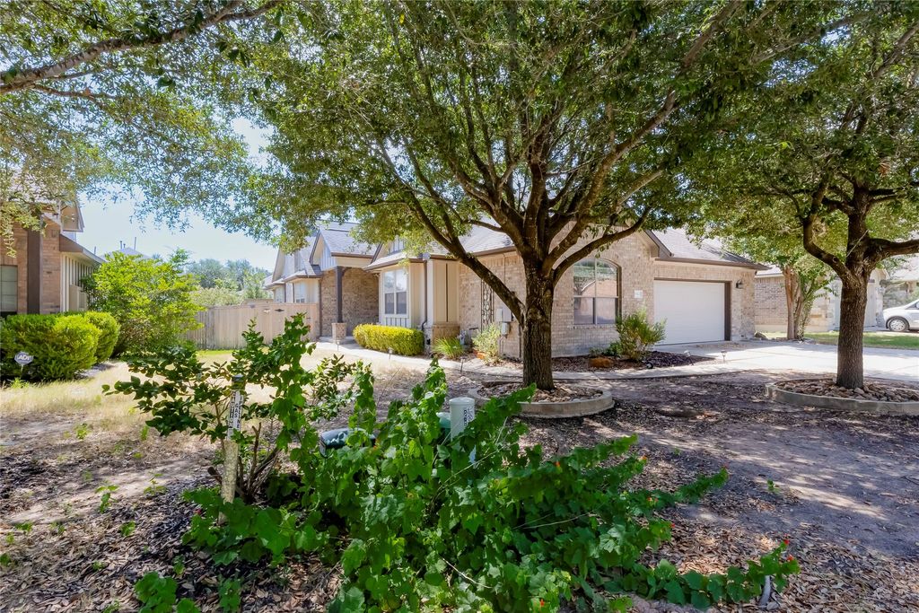 19421 Brent Knoll Drive, Pflugerville
