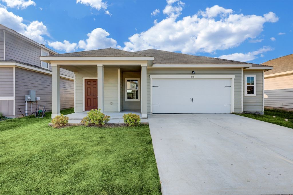 210 Seneca Loop, Kyle