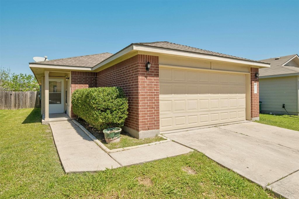 12524 Sky Harbor Drive, Del Valle