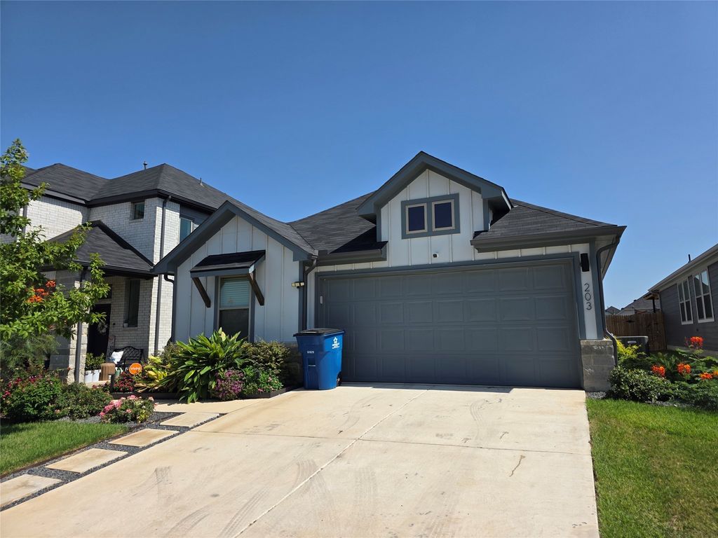 203 Spirit Street, Elgin