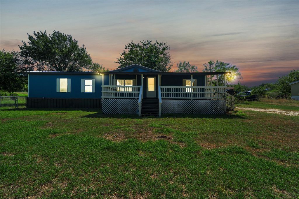 345 Fm 671, Lockhart