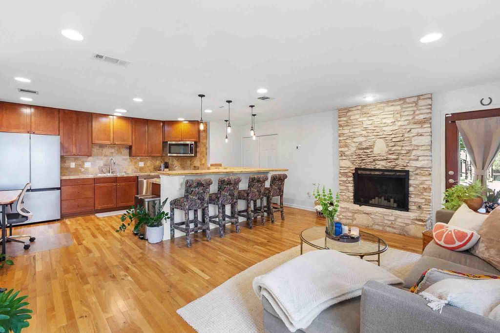 2011 Meadowridge Drive A, Austin