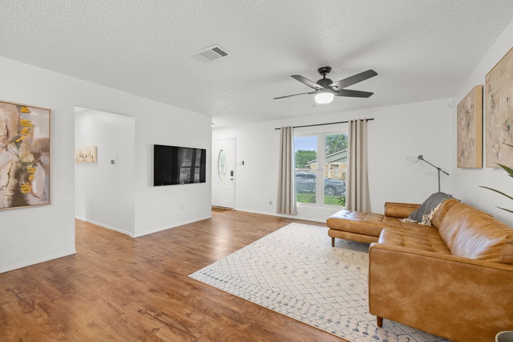 1908 Denfield Drive, Round Rock