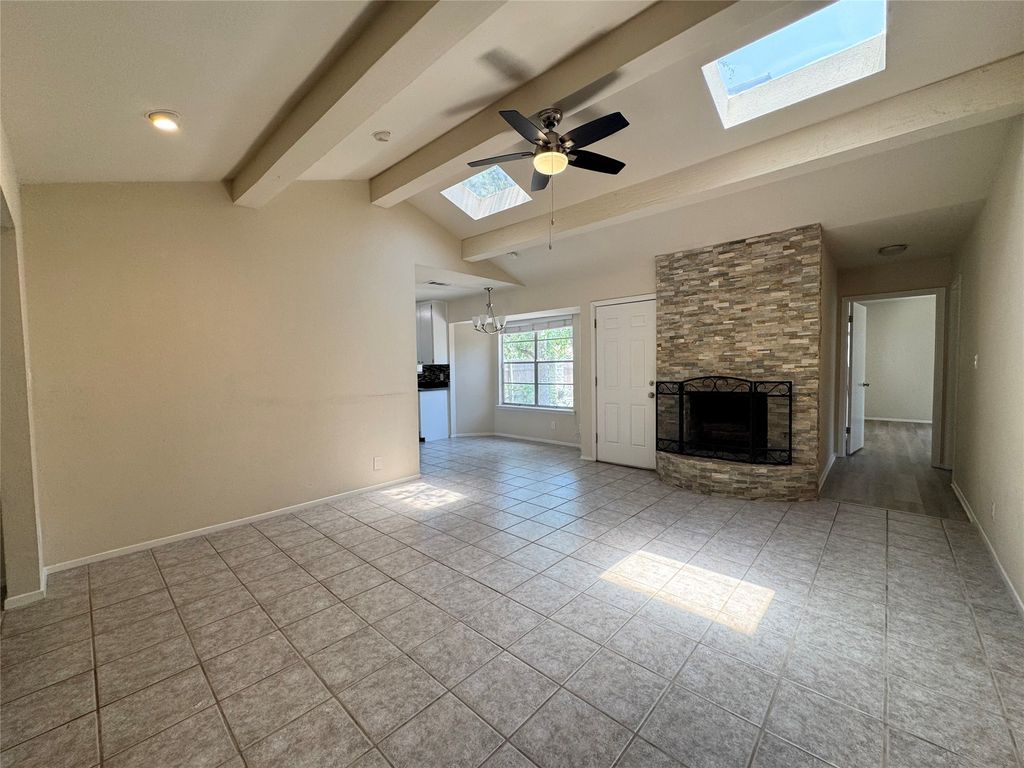 7101 Twisted Oaks Drive, Austin