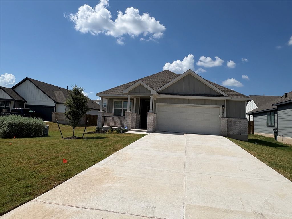 140 Saddle Cove, Kyle