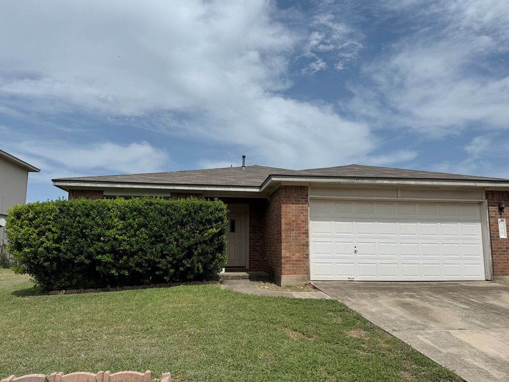 209 Katy B Lane, Bastrop