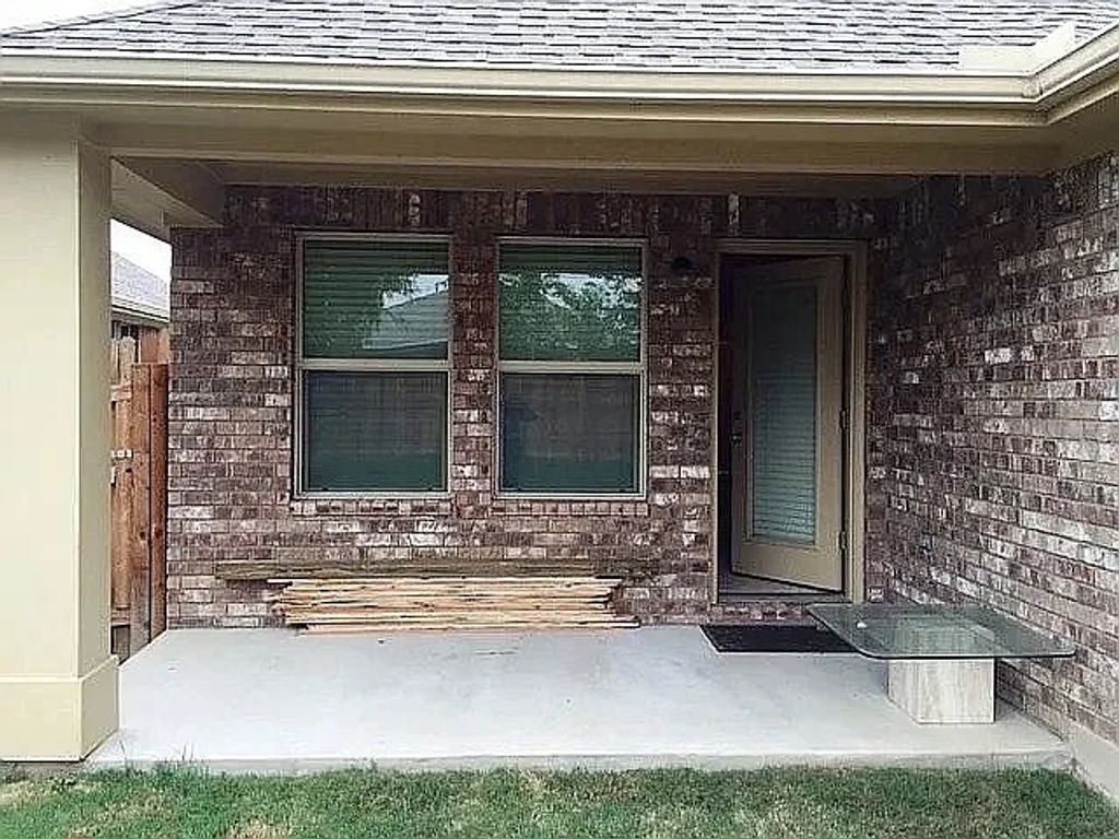 520 S Brook Drive, Leander