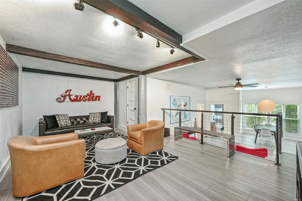1301 Newning Avenue B, Austin