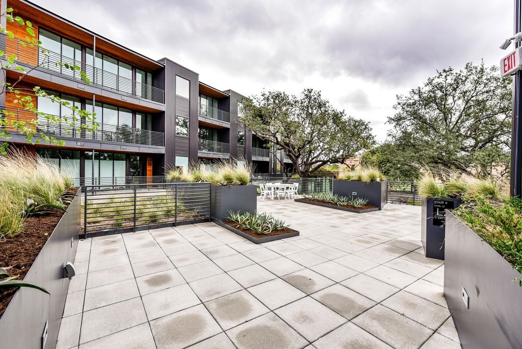 900 S 1st Street 307, Austin