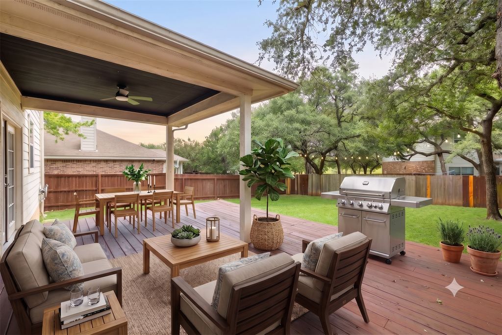 1104 Iron Horse, Leander