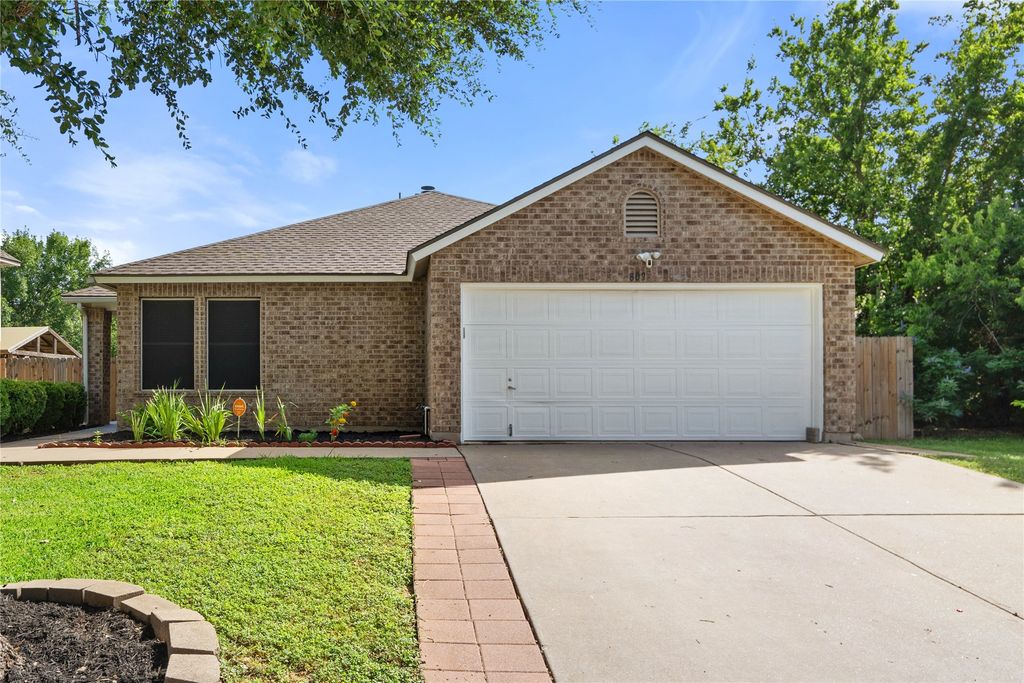 809 Betterman Drive, Pflugerville