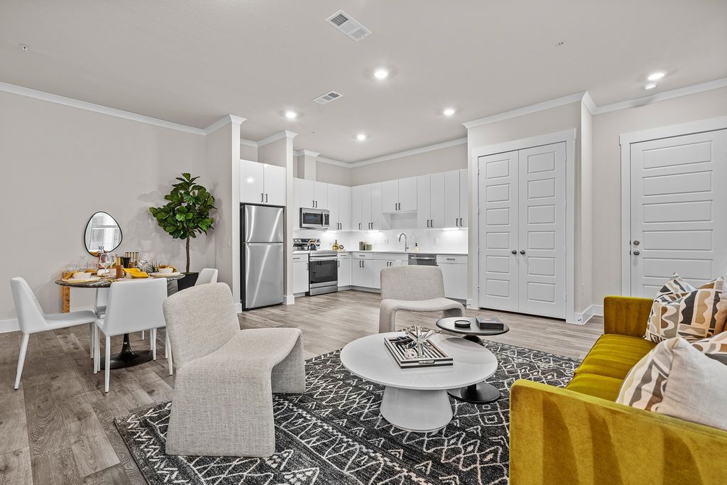 865 Limmer Loop 318, Hutto