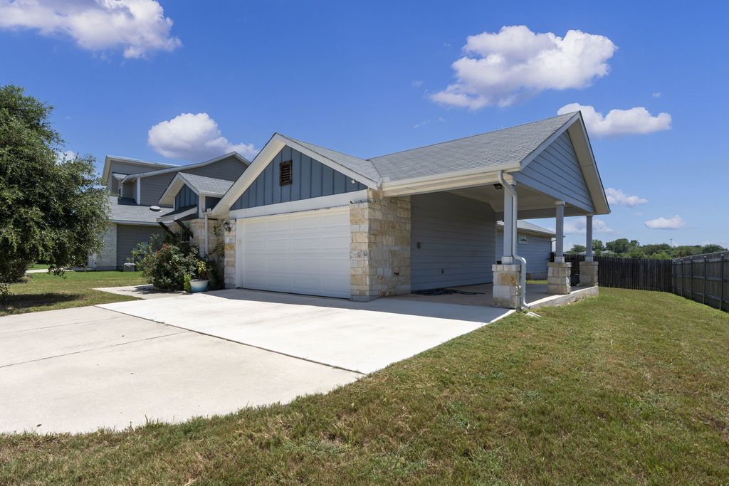 205 Four Star Drive, Elgin