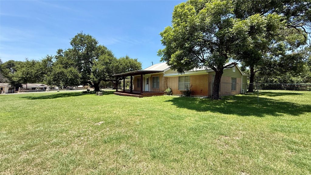 350 County Road 201 Road, Liberty Hill