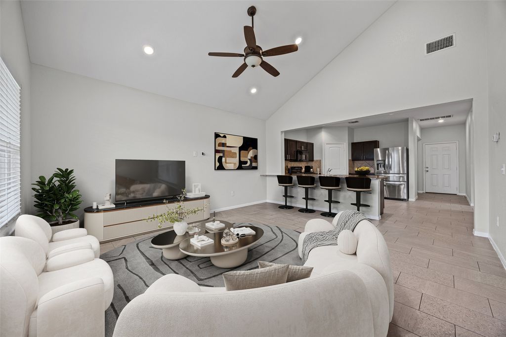 518 Luna Vista Drive, Hutto