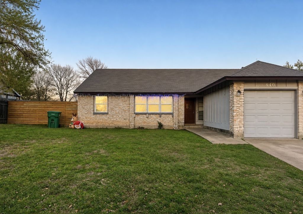 838 N Monroe Street 840, La Grange