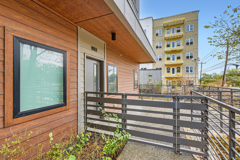 5924 S Congress Avenue 11-s, Austin