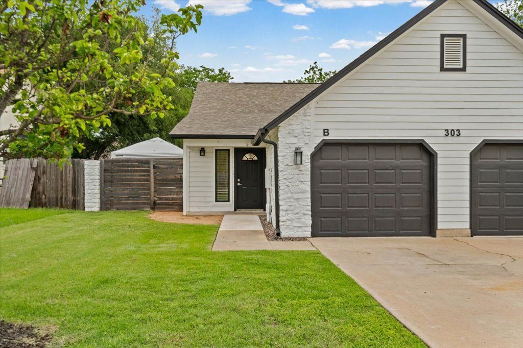 303 Fantail Loop B, Austin