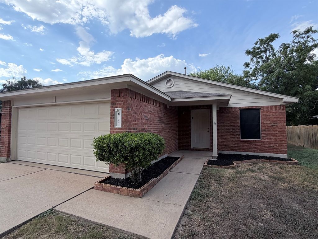 612 Elizabeth Lane, Bastrop