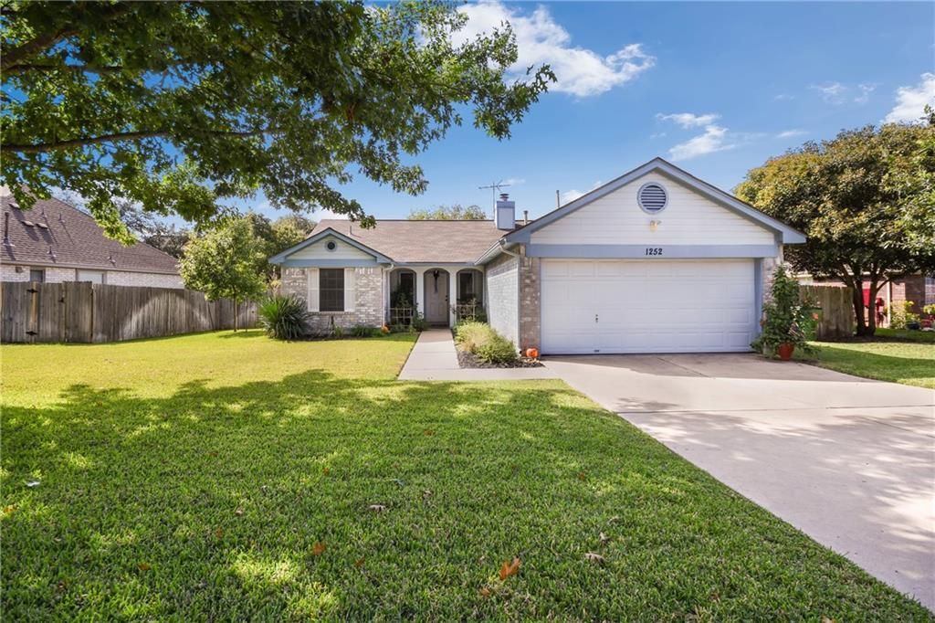 1252 Lacey Oak Loop, Round Rock
