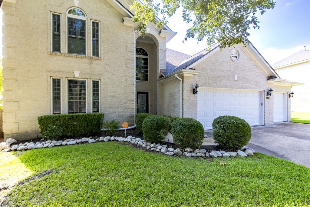 8202 Sunburst Parkway, Round Rock