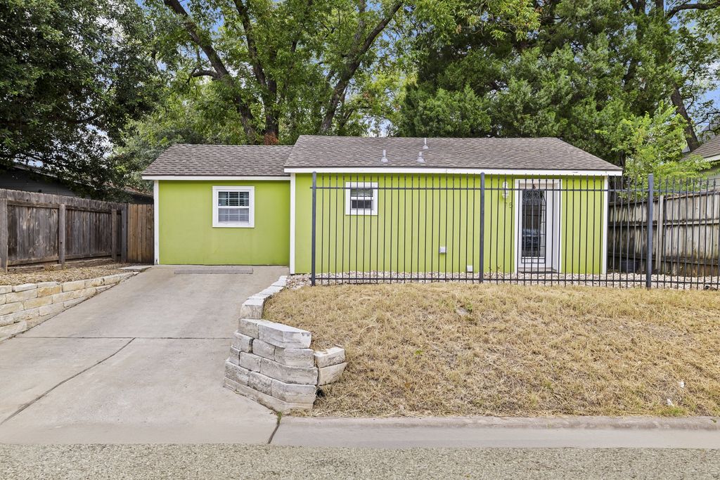 75 Pedernales Street, Austin
