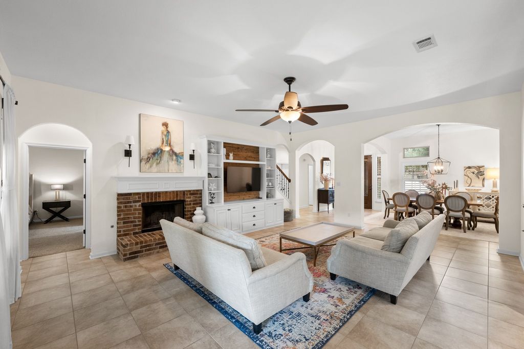 5025 Pyrenees Pass, Bee Cave