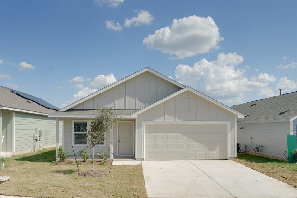 433 Whoopers Loop, Uhland