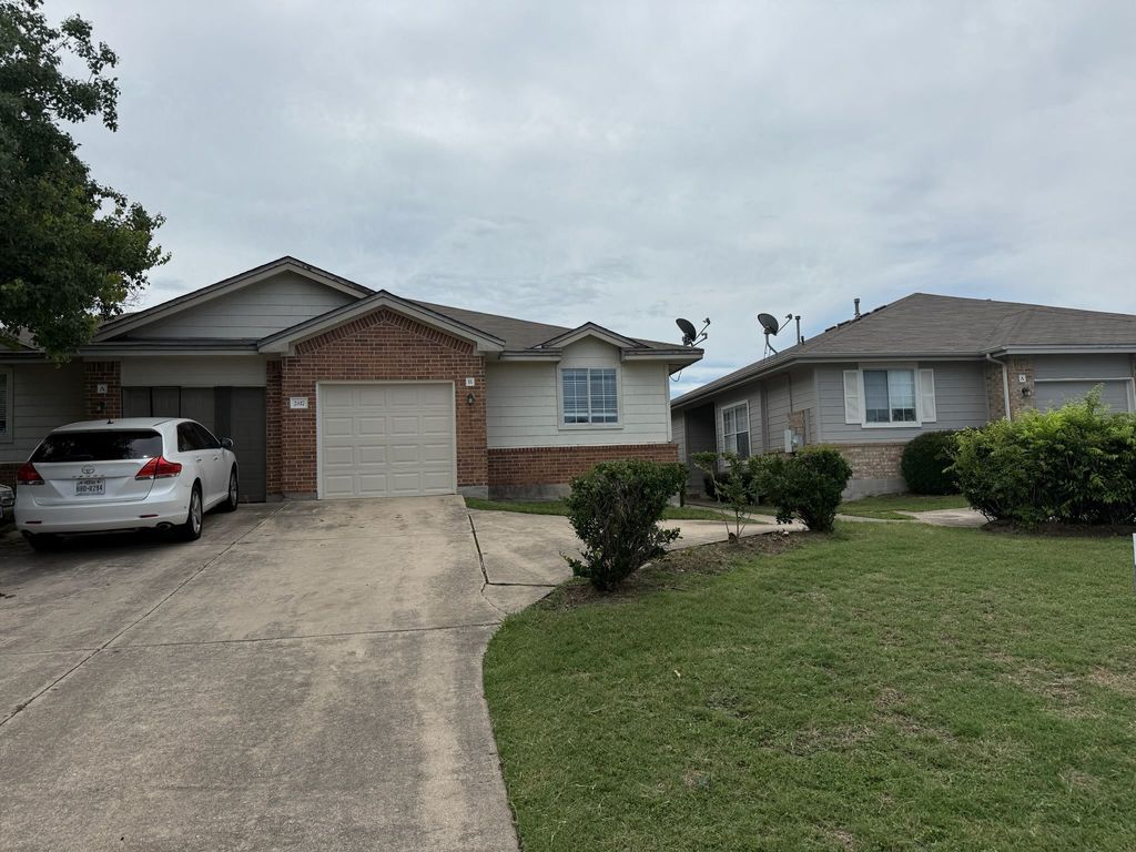2817 Southampton Way B, Round Rock
