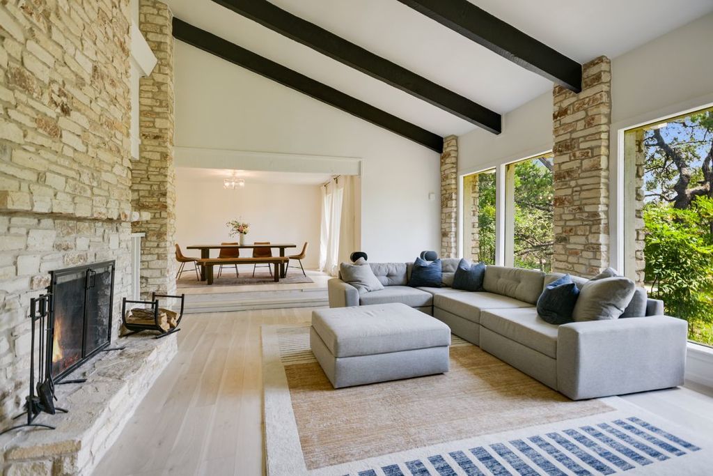 2412 Deer Pass, Austin