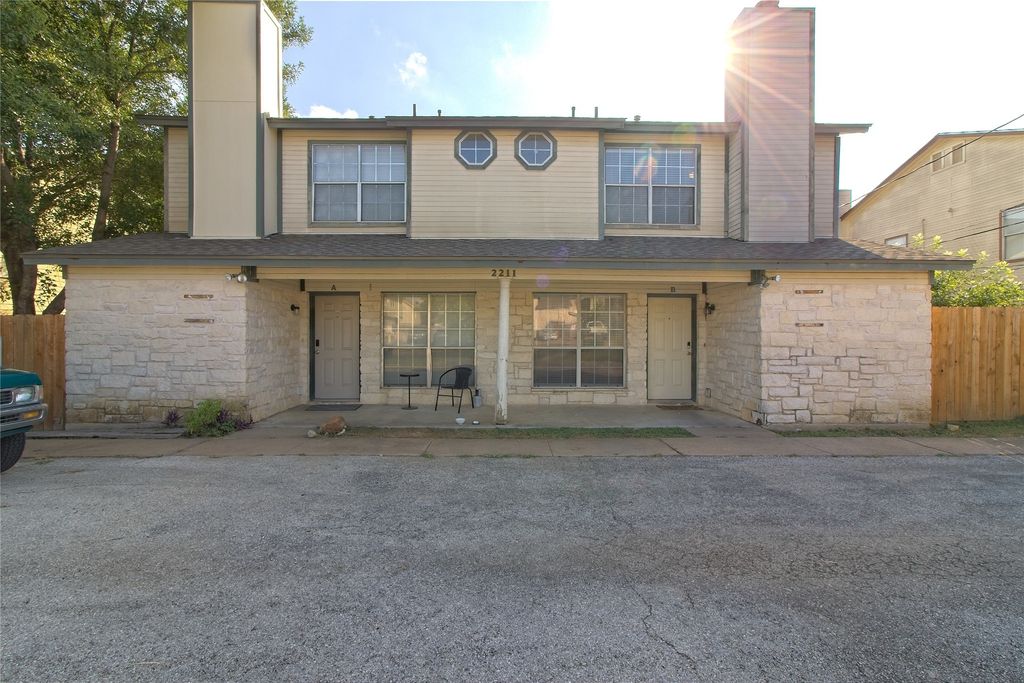 2211 Creekside Lane B, Georgetown