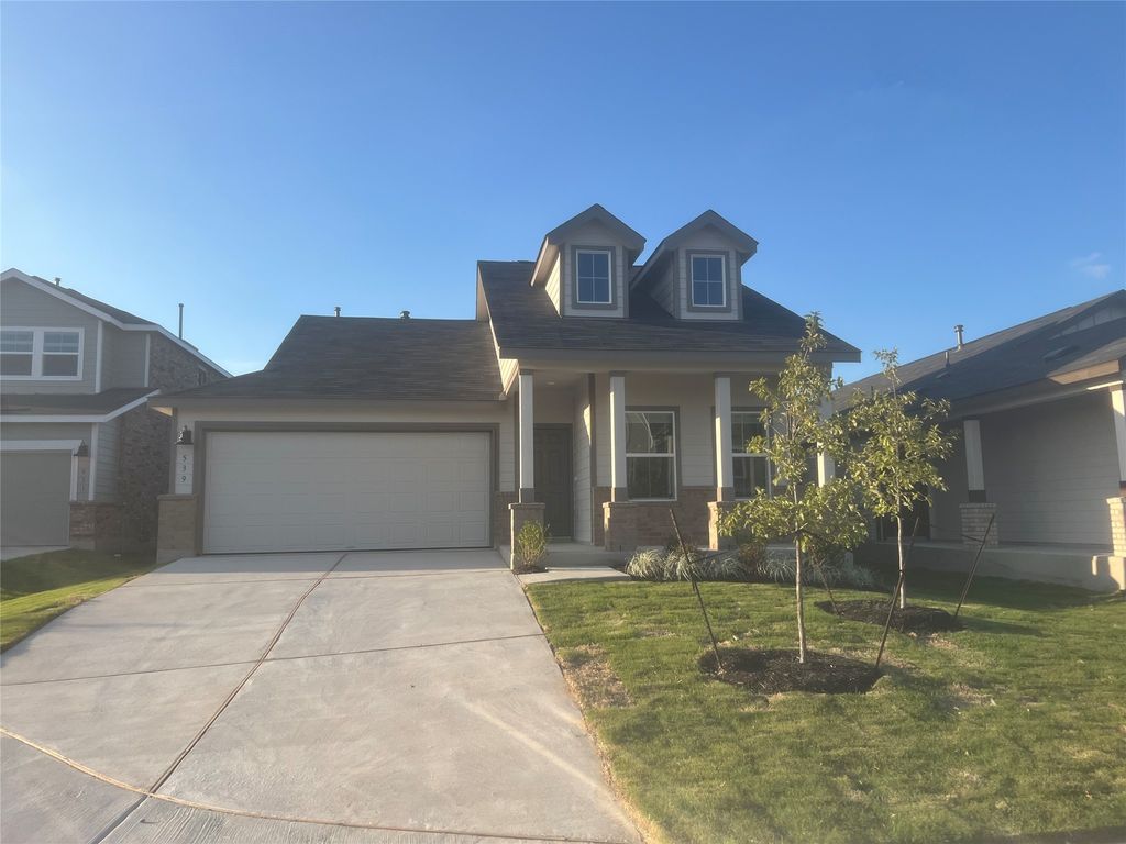 539 Avre Loop, Kyle