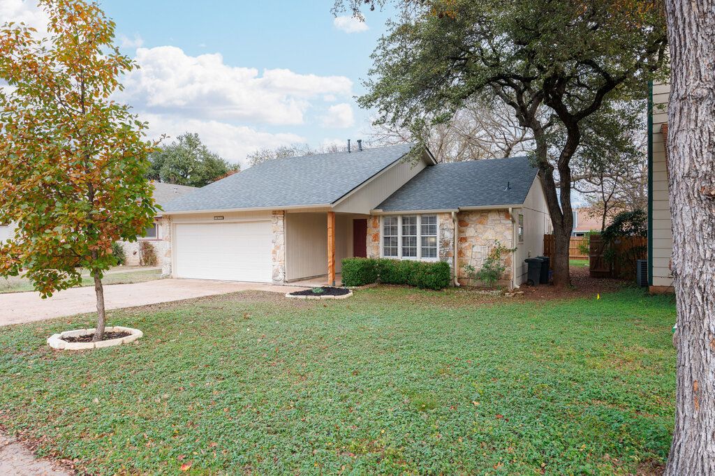 7611 Navarro Place, Austin