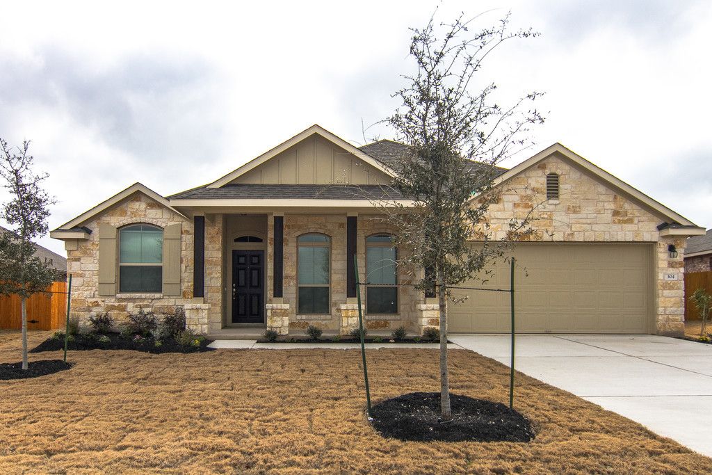 304 Chalk Knob Manor, Leander
