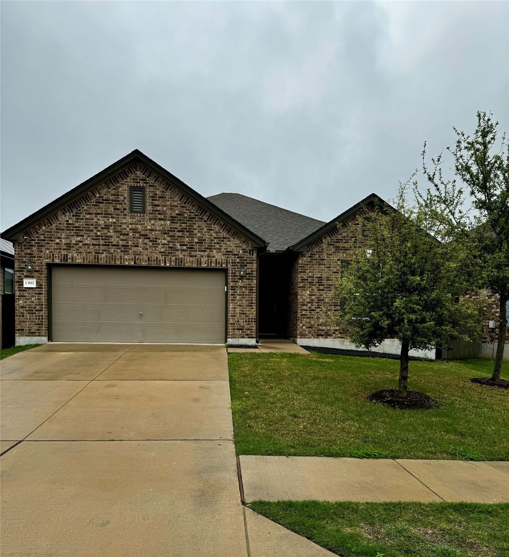 13917 Lyndon B Johnson Street, Manor