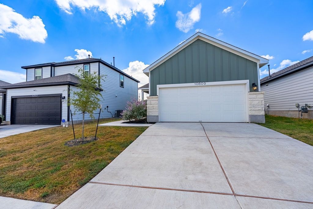 10609 Best Bet Way, Buda