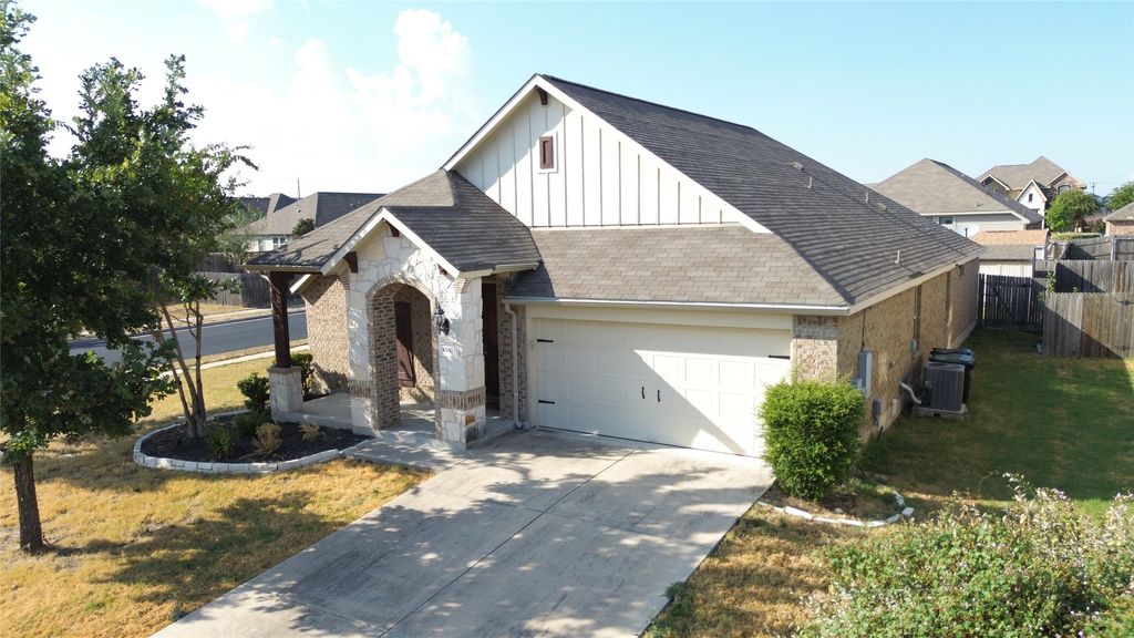 1000 Farm House Cove, Hutto