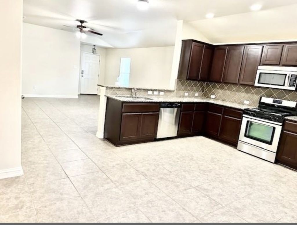 319 Serene Hollow Lane, Buda