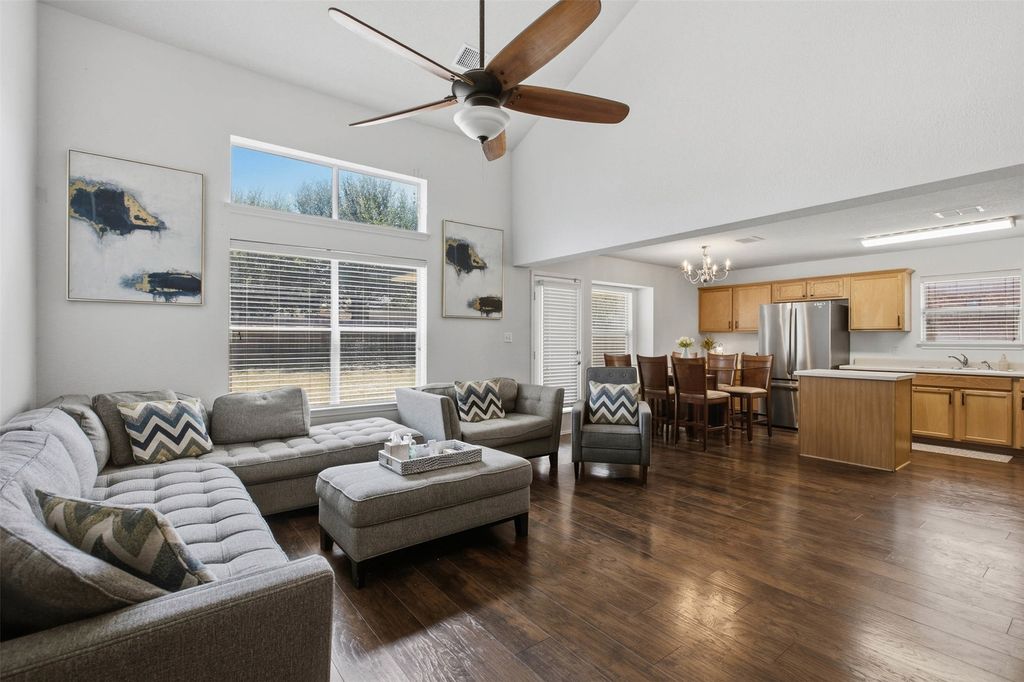912 Sweet Leaf Lane, Pflugerville