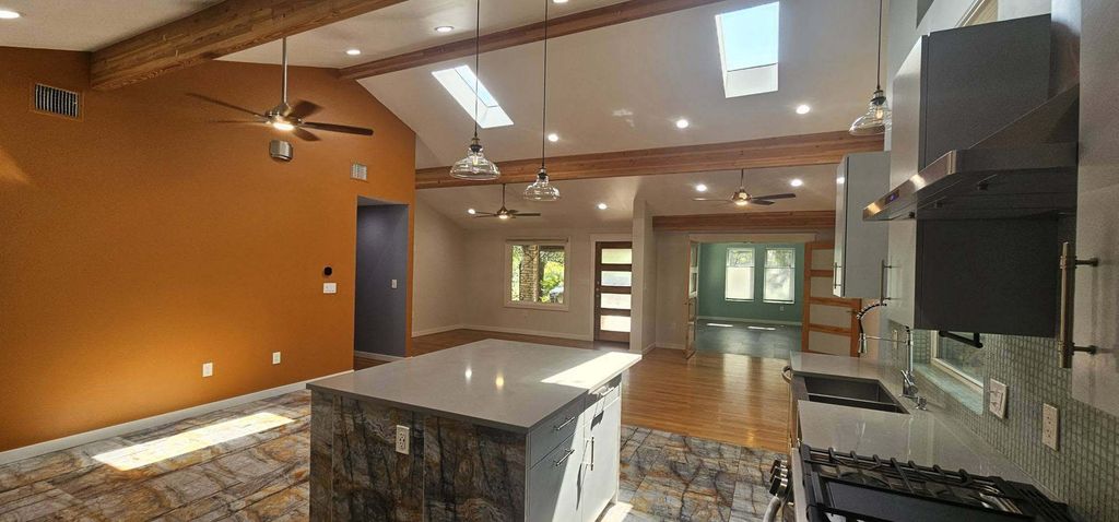 1000 W Saint Johns Avenue, Austin